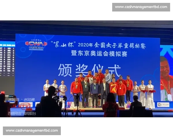 巾帼力士勇夺赛场荣耀女背男挑战极限竞技 巾帼力士勇夺赛场荣耀女背男挑战极限竞技