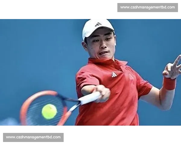 张卫在国际比赛中展现出色表现荣获冠军引发广泛关注与热议